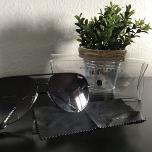 QUAY X DESI High Key (black fade)